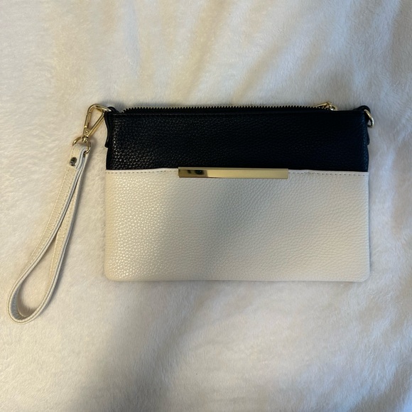 Charming Charlie’s Elegant Black and White Wristlet Clutch - Picture 1 of 7